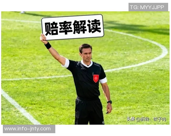 费迪南德称赞拉门斯在对桑德兰的表现增强全队信心展现稳健风范