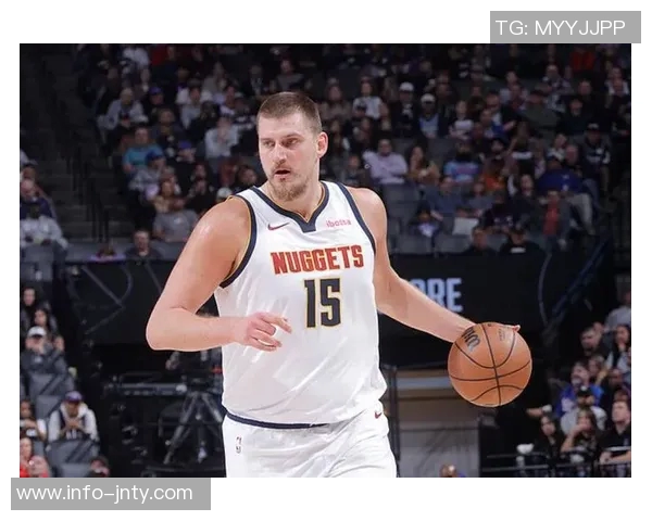 约基奇化身魔术师亚历山大与杨在费城的精彩对决