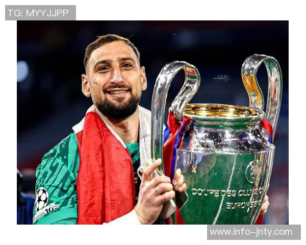 多纳鲁马勇猛出击铲断对手单刀展现门将风采