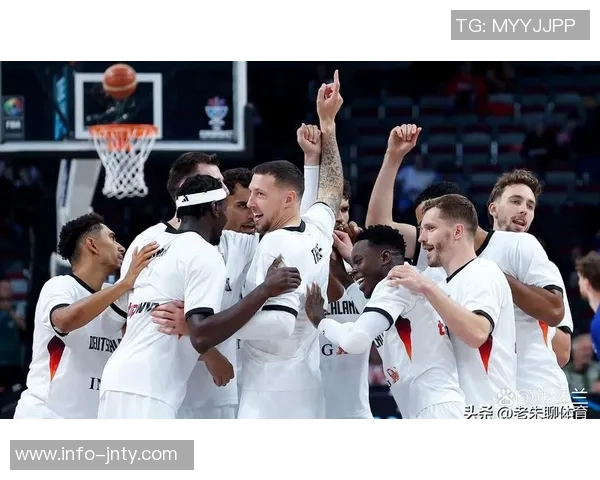 冲击最后一冠阿尔巴社媒晒合照激励队友共同争夺荣誉 冲击最后一冠阿尔巴社媒晒合照激励队友共同争夺荣誉