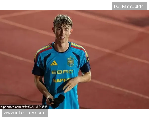 西媒报道孔德今日训练归队拉菲尼亚莱万奥尔莫等人缺席 西媒报道孔德今日训练归队拉菲尼亚莱万奥尔莫等人缺席