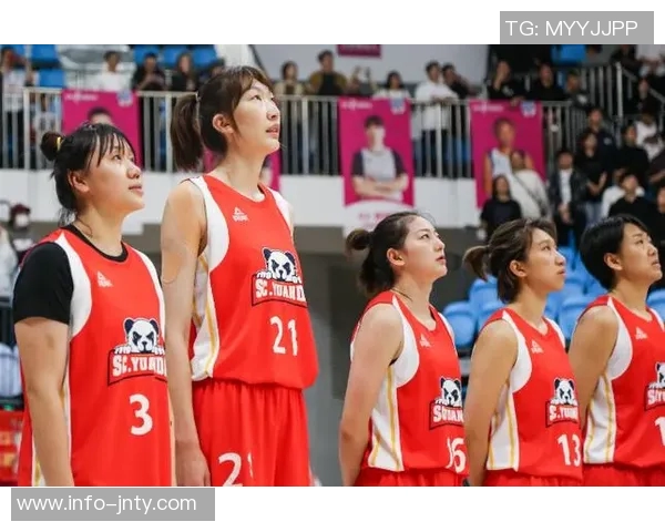 女篮锦标赛第二阶段四川队夺冠江苏武汉分获亚季军荣耀时刻 女篮锦标赛第二阶段四川队夺冠江苏武汉分获亚季军荣耀时刻