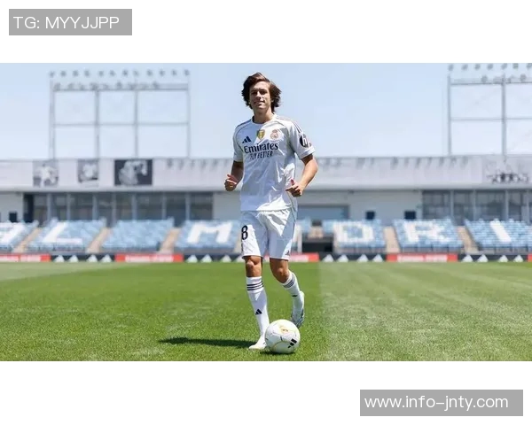 卡雷拉斯表现不佳全场最低评分11次失误仅有3次防守贡献 卡雷拉斯表现不佳全场最低评分11次失误仅有3次防守贡献