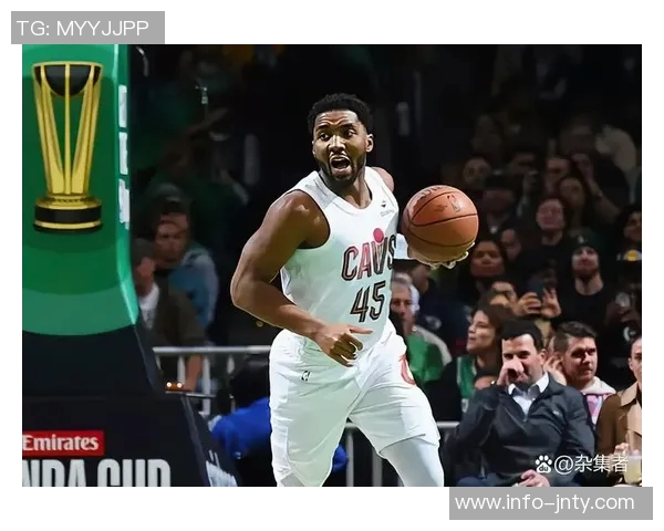 小米切尔助攻12次展现控卫实力努力帮助队友轻松得分 小米切尔助攻12次展现控卫实力努力帮助队友轻松得分