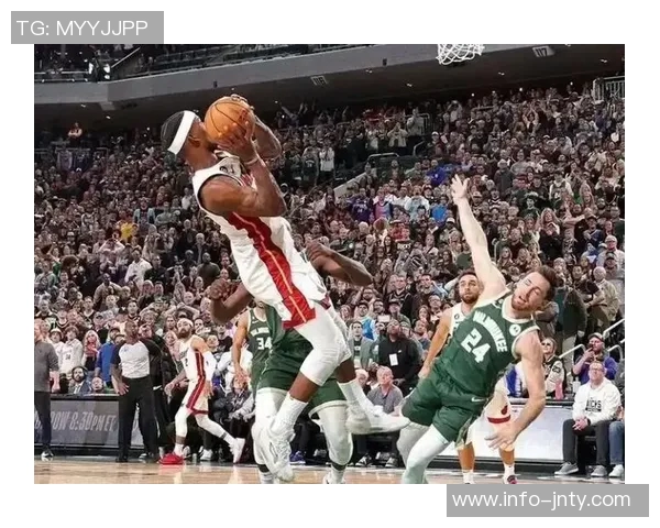 科尔谈巴特勒伤情仅知左膝受伤其余情况不明 科尔谈巴特勒伤情仅知左膝受伤其余情况不明